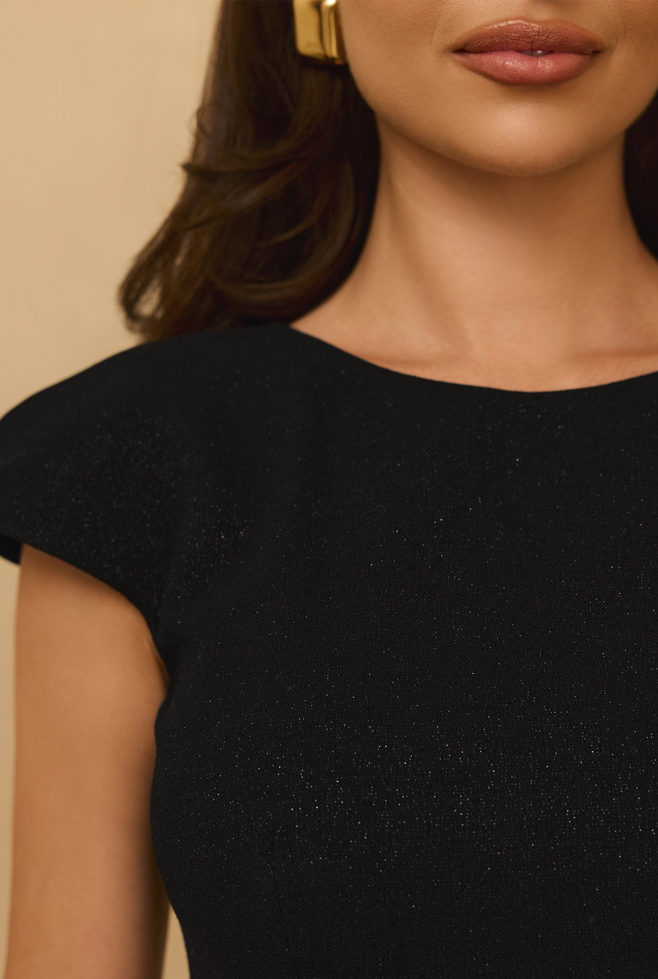 Kasjana – robe noire maxi à fil argenté délicat